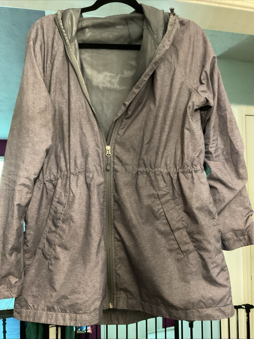 Lightweight GrayHooded Women's Jacket